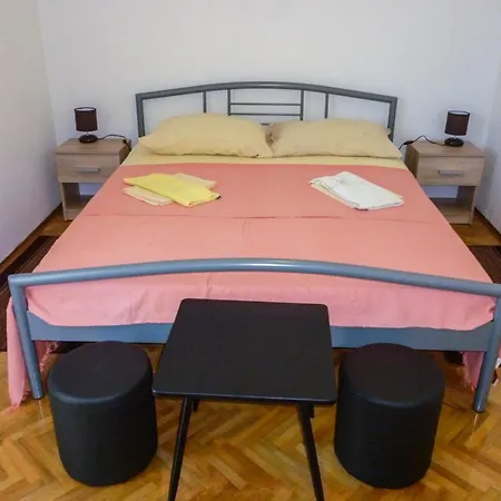 Babaja Apartament *